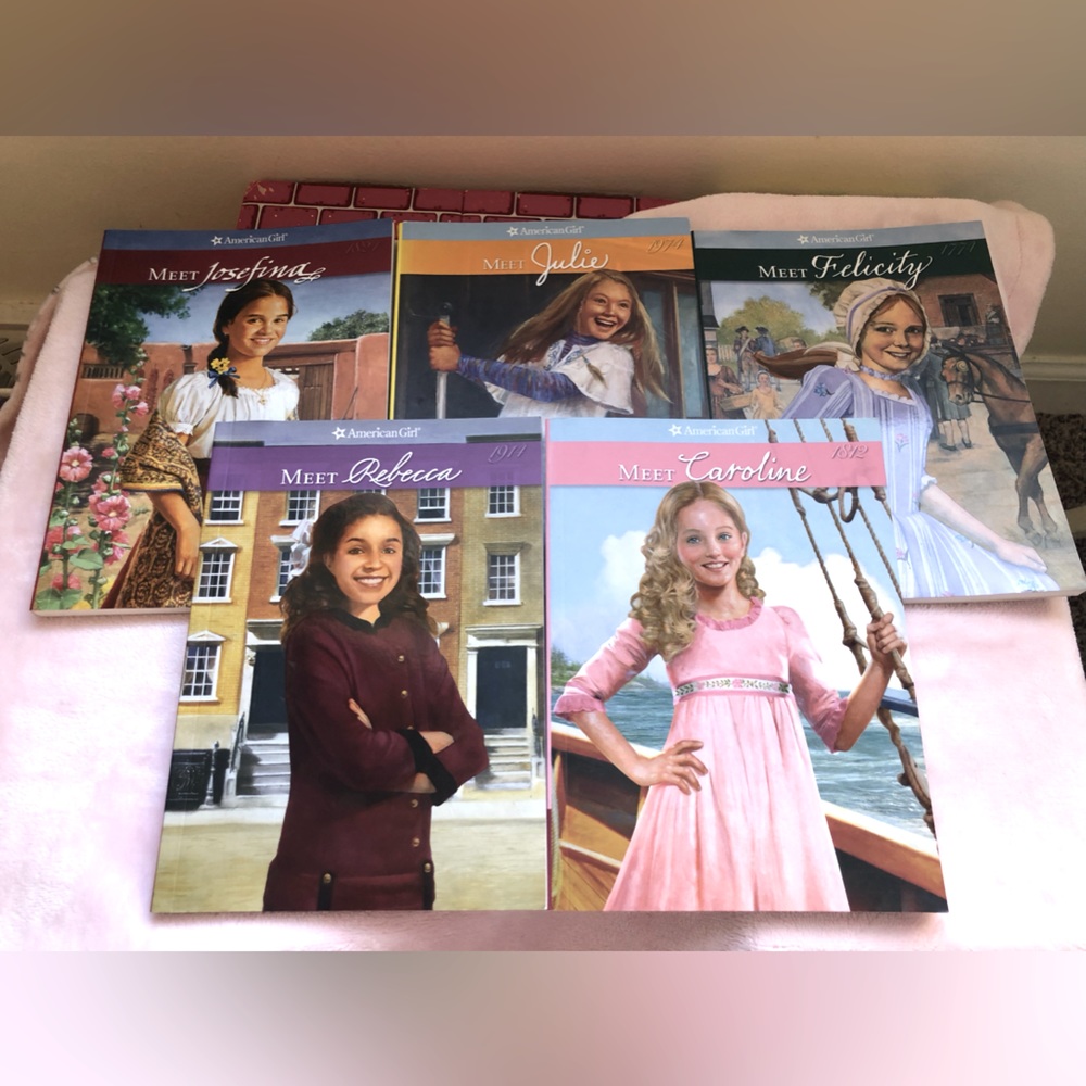 American Girl Meet Felicity, Julie, Rebecca, and Caroline Meet Bundle - READ DES